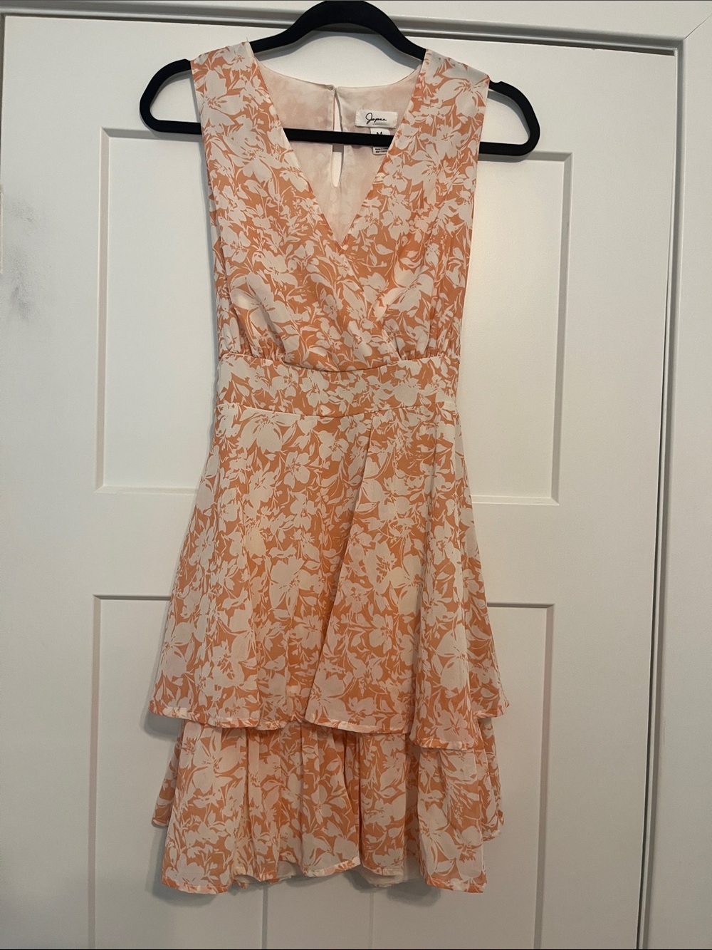 Floral Tiered V-Neck Dress in Peach and Cream Medium Like New